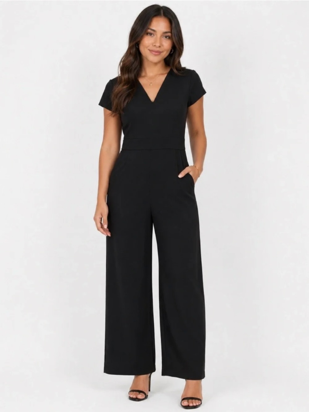Donna Morgan Cap Sleeve V-Neck Crepe Jumpsuit ✨with pockets✨